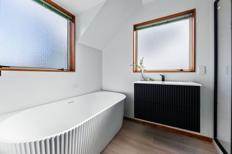 Photo of property in 2/118 Centaurus Road, Huntsbury, Christchurch, 8022