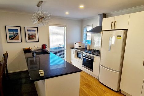 Photo of property in 19 Mooring Close, Whitby, Porirua, 5024