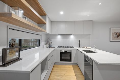 Photo of property in 2e Fowler Street, Northcote, Auckland, 0627