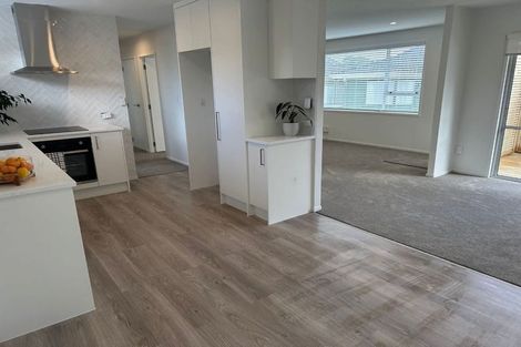 Photo of property in 115 Kemp Road, Massey, Auckland, 0614