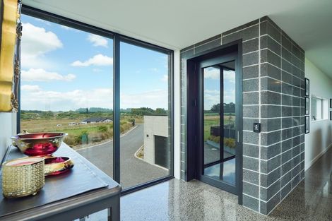 Photo of property in 89 Sunrise Drive, Seaward Bush, Invercargill, 9812