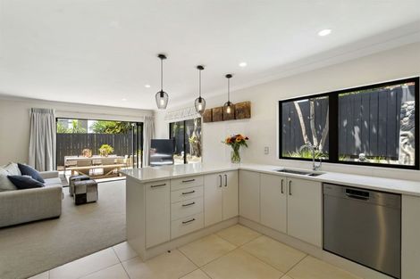 Photo of property in 8a Lupetti Rise, West Harbour, Auckland, 0618