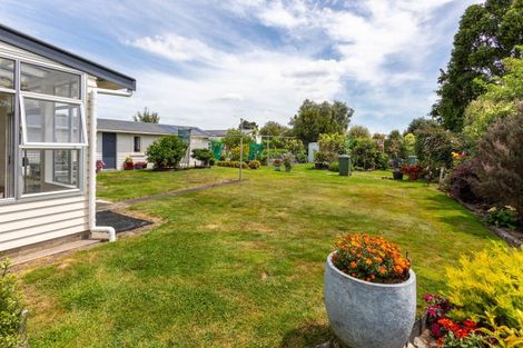 Photo of property in 37 Fox Street, Woodville, 4920