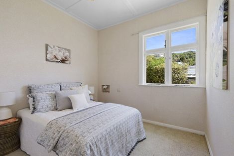 Photo of property in 22 Waikato Street, Island Bay, Wellington, 6023