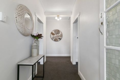 Photo of property in 43a Cambridge Terrace, Waiwhetu, Lower Hutt, 5010