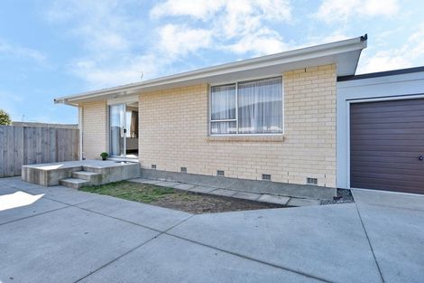 Photo of property in 17a Queenspark Drive, Parklands, Christchurch, 8083