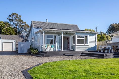 Photo of property in 18a Humphries Street, Greytown, 5712