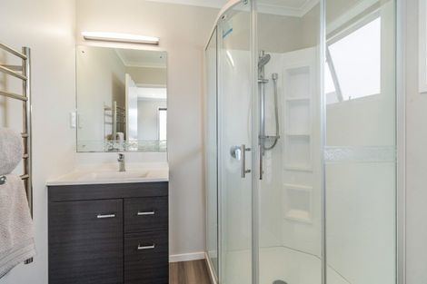 Photo of property in 3 Te Kaeaea Crescent, Wallaceville, Upper Hutt, 5018