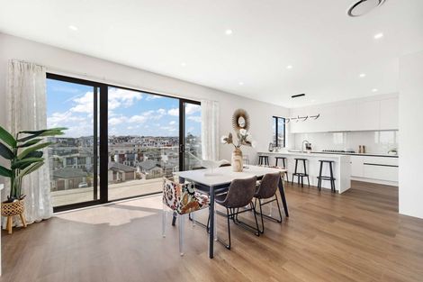 Photo of property in 33 Baumea Rise, Massey, Auckland, 0614