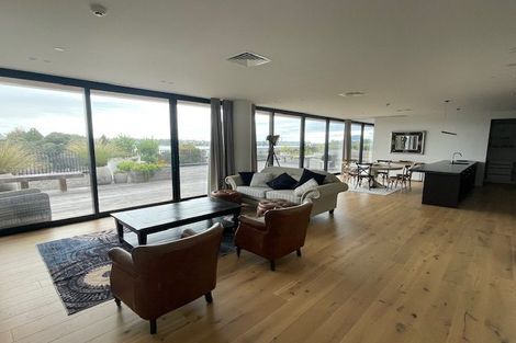 Photo of property in 359 Cameron Road, Tauranga, 3110