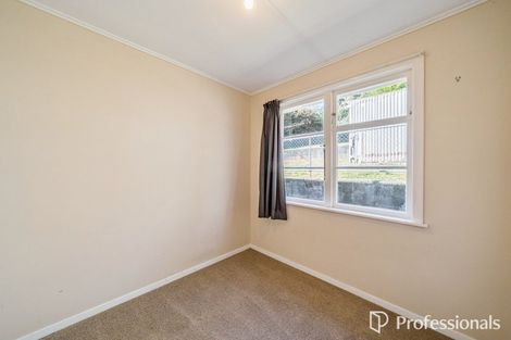 Photo of property in 5 Delaney Drive, Stokes Valley, Lower Hutt, 5019