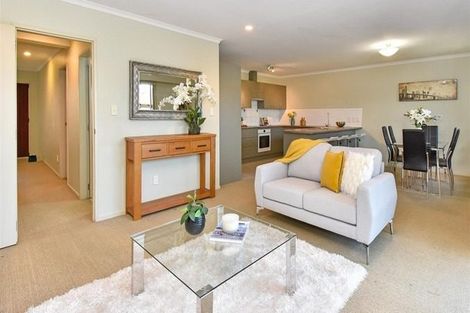 Photo of property in 8 Lime Crescent, Papakura, 2110