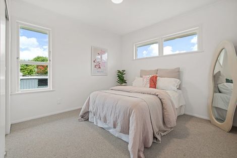 Photo of property in 42 Ray Small Drive, Pahurehure, Papakura, 2113