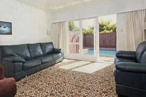Photo of property in 2/56 Great South Road, Papatoetoe, Auckland, 2025