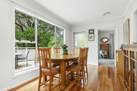Photo of property in 27 Hampton Hill Road, Tawa, Wellington, 5028