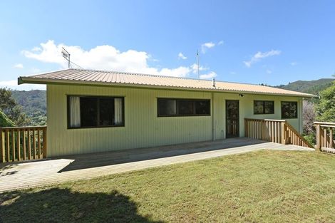 Photo of property in 43 August Street, Stokes Valley, Lower Hutt, 5019