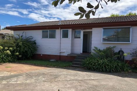Photo of property in 30 Darren Crescent, Half Moon Bay, Auckland, 2012