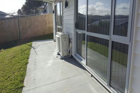 Photo of property in 12a Orams Road, Hillpark, Auckland, 2102
