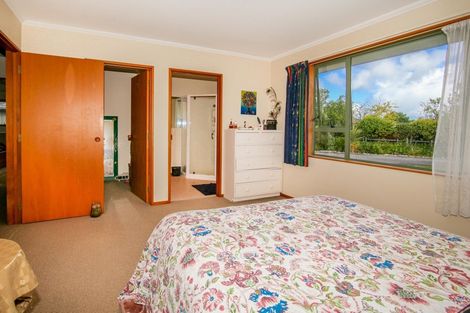 Photo of property in 37 Kew Road, Westport, 7825