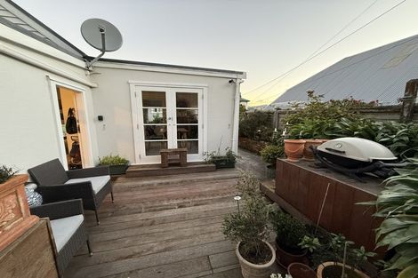 Photo of property in 5 Stafford Street, Mount Victoria, Wellington, 6011