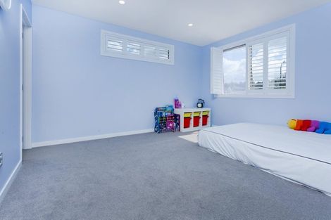 Photo of property in 8 Hornbill Drive, Fairview Heights, Auckland, 0632