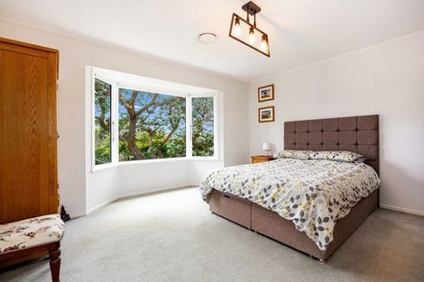 Photo of property in 48 Homewood Crescent, Karori, Wellington, 6012