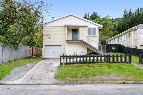 Photo of property in 3 Ngaturi Grove, Wainuiomata, Lower Hutt, 5014