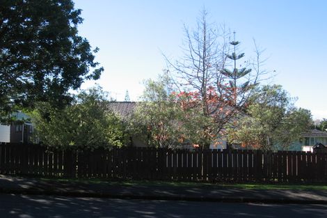 Photo of property in 23 Coey Place, Glen Eden, Auckland, 0602