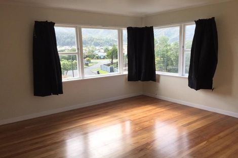 Photo of property in 8 Harlow Grove, Wainuiomata, Lower Hutt, 5014