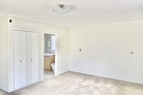 Photo of property in 1/42 Holland Road, Hillcrest, Auckland, 0627