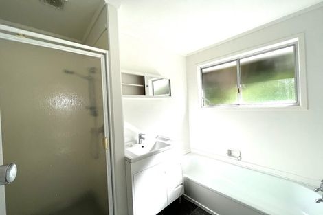 Photo of property in 73 Ayton Drive, Totara Vale, Auckland, 0629