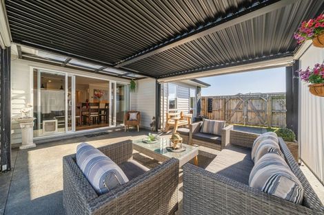 Photo of property in 17 Waitaria Terrace, Aotea, Porirua, 5024