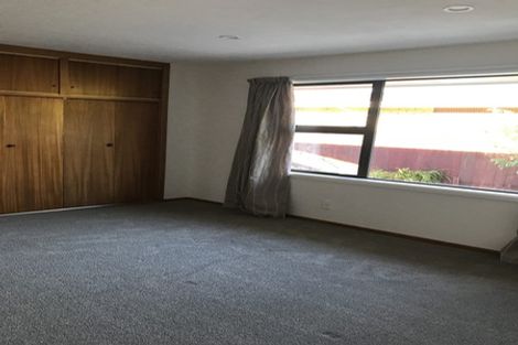 Photo of property in 5 Rhyl Place, Bryndwr, Christchurch, 8053
