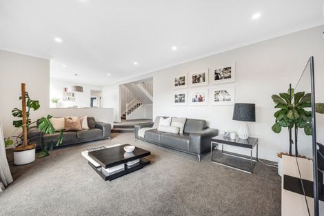 Photo of property in 202 Whitford Road, Shamrock Park, Auckland, 2016