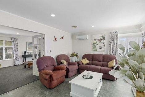 Photo of property in 2/21 Sharpe Crescent, Wainuiomata, Lower Hutt, 5014