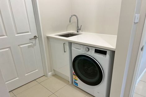 Photo of property in 88 San Marino Drive West, Henderson, Auckland, 0612