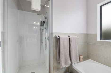 Photo of property in 71 Rhodes Drive, Kelvin Grove, Palmerston North, 4414