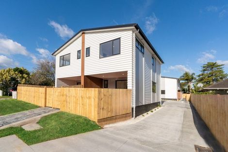 Photo of property in 1/3 Royal View Road, Te Atatu South, Auckland, 0610
