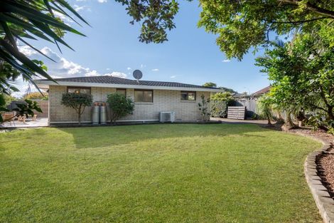 Photo of property in 2/28 Seaspray Drive, Mount Maunganui, 3116