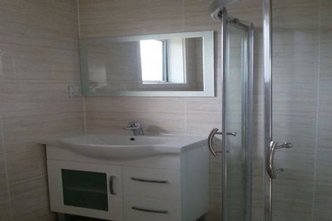 Photo of property in 104 Bleakhouse Road, Mellons Bay, Auckland, 2014