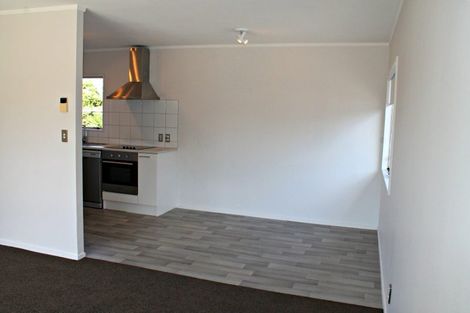 Photo of property in 8 Benchmark Drive, Massey, Auckland, 0614