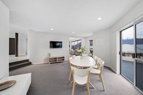 Photo of property in 2 Peregrine Place, Queenstown, 9300