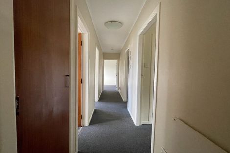 Photo of property in 9 Bellringer Crescent, Newlands, Wellington, 6037