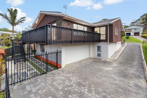 Photo of property in 23 Ravenwood Drive, Forrest Hill, Auckland, 0620