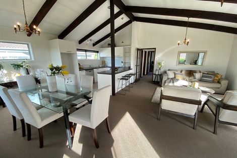 Photo of property in 2/10 Pierce Road, Milford, Auckland, 0620