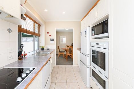 Photo of property in 6 Mudgway Place, Awapuni, Palmerston North, 4412