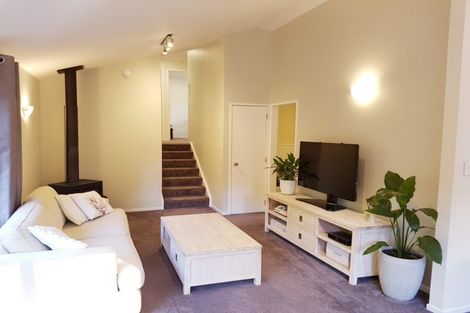 Photo of property in 9 Caram Place, Birkenhead, Auckland, 0626