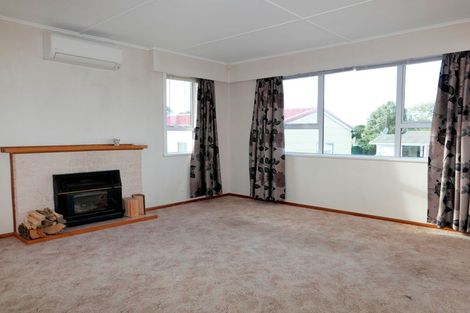 Photo of property in 10 Walton Road, Paraparaumu Beach, Paraparaumu, 5032