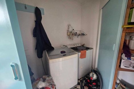 Photo of property in 1 Kinapori Terrace, Newlands, Wellington, 6037