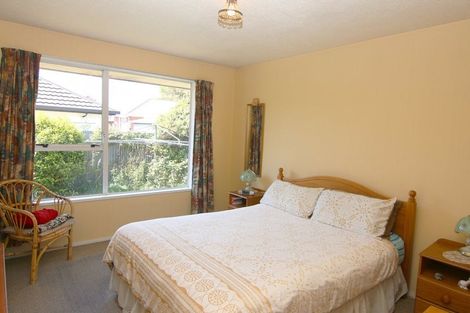 Photo of property in 18 Sawtell Place, Northcote, Christchurch, 8052